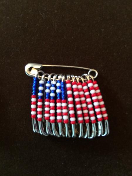 Image for event: Veteran's Day Pin Making